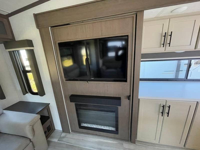 2026 Keystone Cougar Half-Ton (Fifth Wheel) 28RLI, $ 57,990