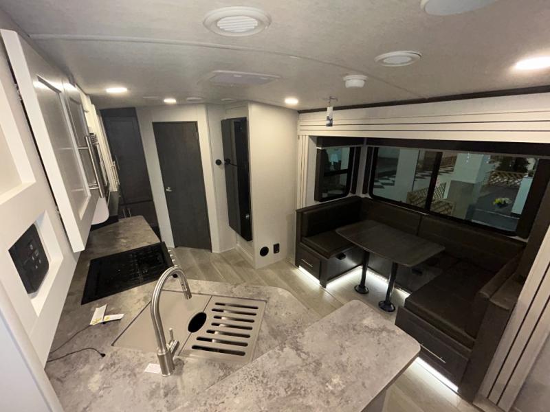 2026 Keystone Cougar Half-Ton (Travel Trailer) 22R, $ 35,998