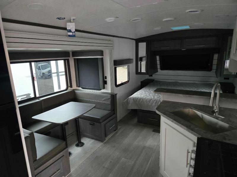 2026 Keystone Cougar Half-Ton (Travel Trailer) 22R, $ 35,998