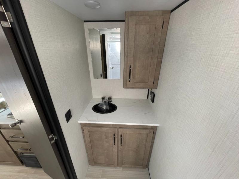 2027 Keystone Springdale Mini 1990BHS, $ 24,998