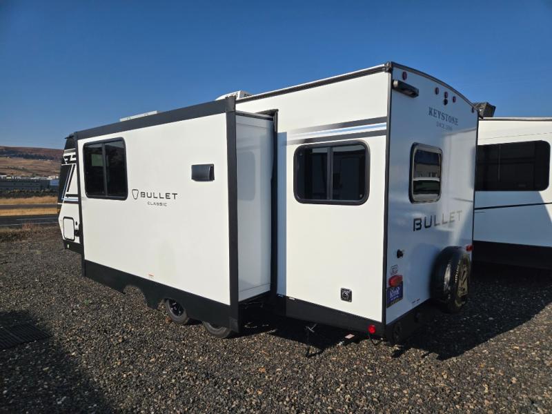 2026 Keystone Bullet Classic Dual Axle 2240RKWE Du, $ 32,998