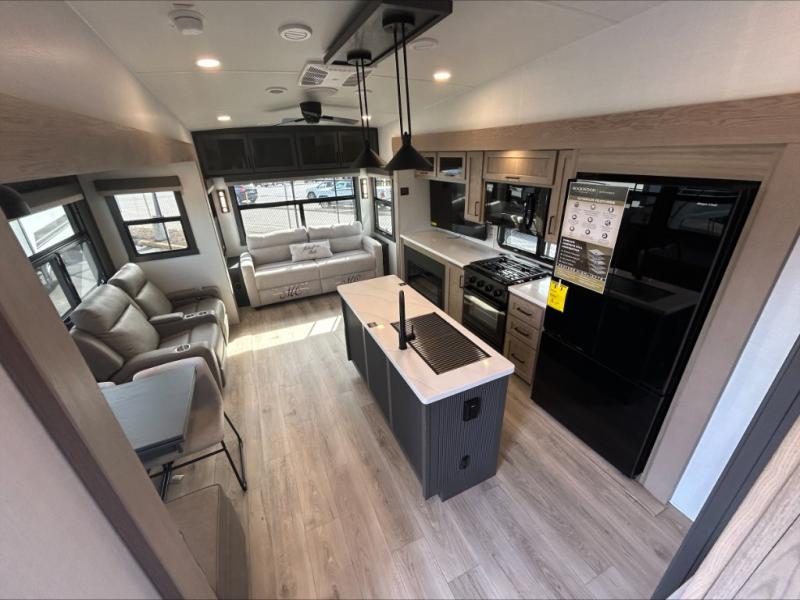 2026 Forest River Rockwood Signature Fifth Wheel R, $ 74,990