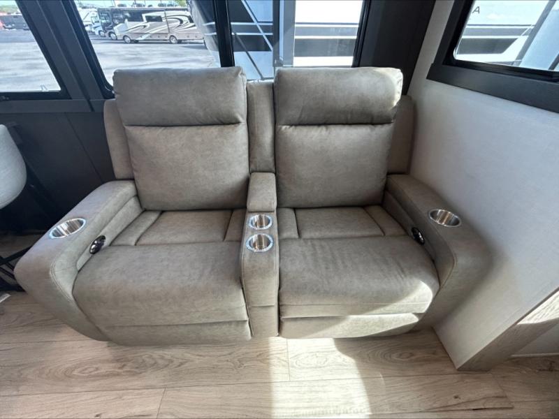2026 Forest River Rockwood Signature Fifth Wheel R, $ 74,990