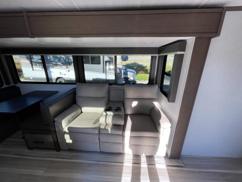 2026 Keystone Cougar Half-Ton (Travel Trailer) 28B, $ 44,998