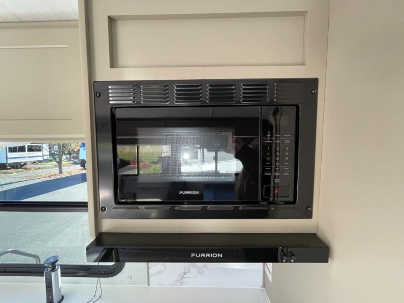 2026 Keystone Cougar Half-Ton (Travel Trailer) 28B, $ 44,998