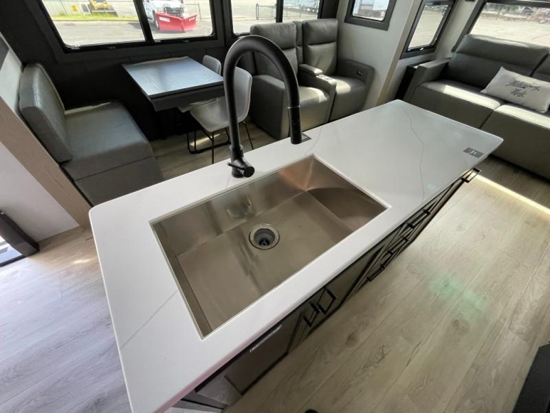 2026 Forest River Rockwood Signature Fifth Wheel R, $ 74,990
