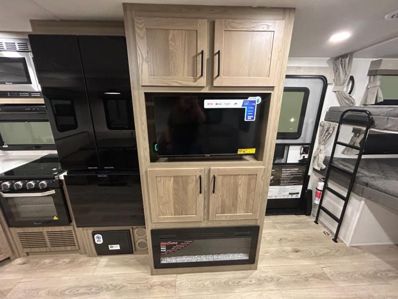 2027 Forest River Rockwood Ultra Lite 2706BH, $ 64,660
