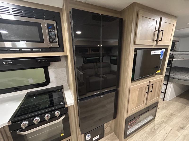 2027 Forest River Rockwood Ultra Lite 2706BH, $ 64,660