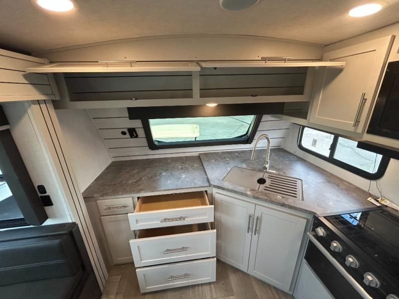 2026 Keystone Cougar Half-Ton (Travel Trailer) 25F, $ 44,998