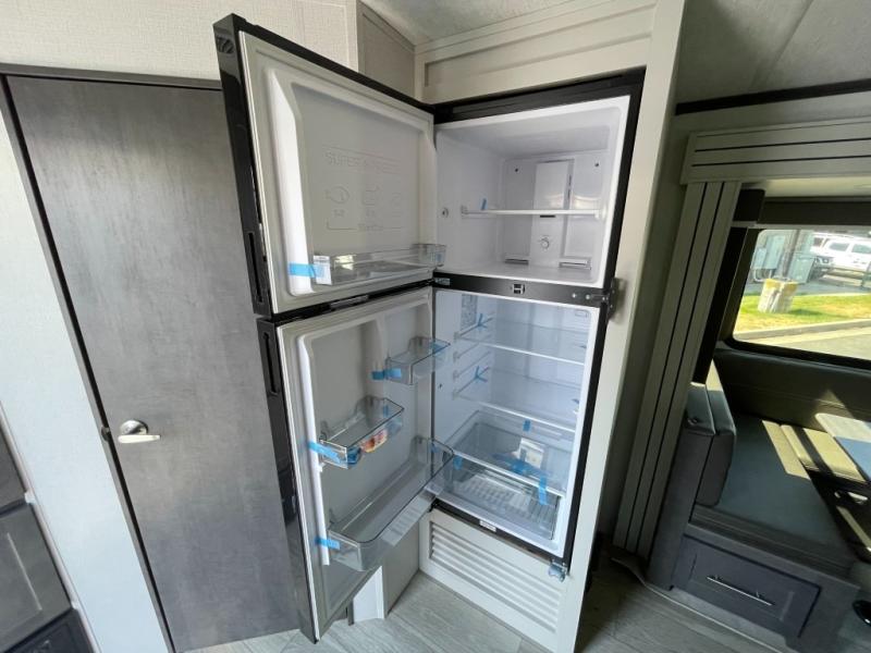 2026 Keystone Cougar Half-Ton (Travel Trailer) 22R, $ 35,998