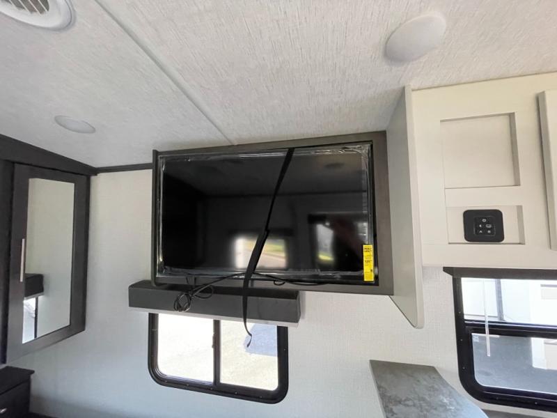 2026 Keystone Cougar Half-Ton (Travel Trailer) 22R, $ 35,998