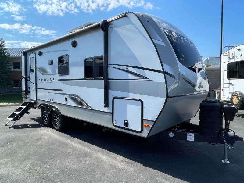 2026 Keystone Cougar Half-Ton (Travel Trailer) 22R, $ 35,998