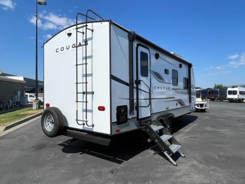 2026 Keystone Cougar Half-Ton (Travel Trailer) 22R, $ 35,998