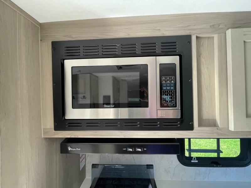 2025 Forest River Rockwood Ultra Lite 2614BS, $ 43,998