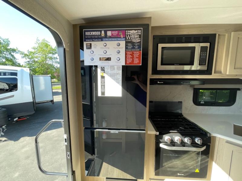 2025 Forest River Rockwood Ultra Lite 2614BS, $ 43,998