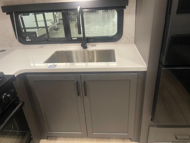 2026 Forest River Rockwood Signature Fifth Wheel R, $ 54,990
