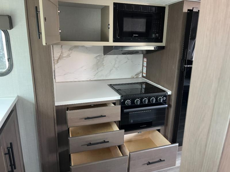 2026 Keystone Cougar Half-Ton (Travel Trailer) 22M, $ 42,998