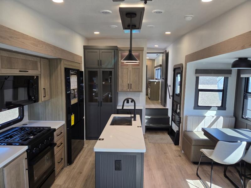 2026 Forest River Rockwood Signature Fifth Wheel R, $ 74,990