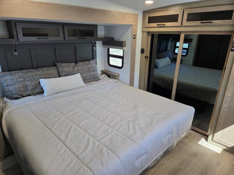 2026 Forest River Rockwood Signature Fifth Wheel R, $ 74,990