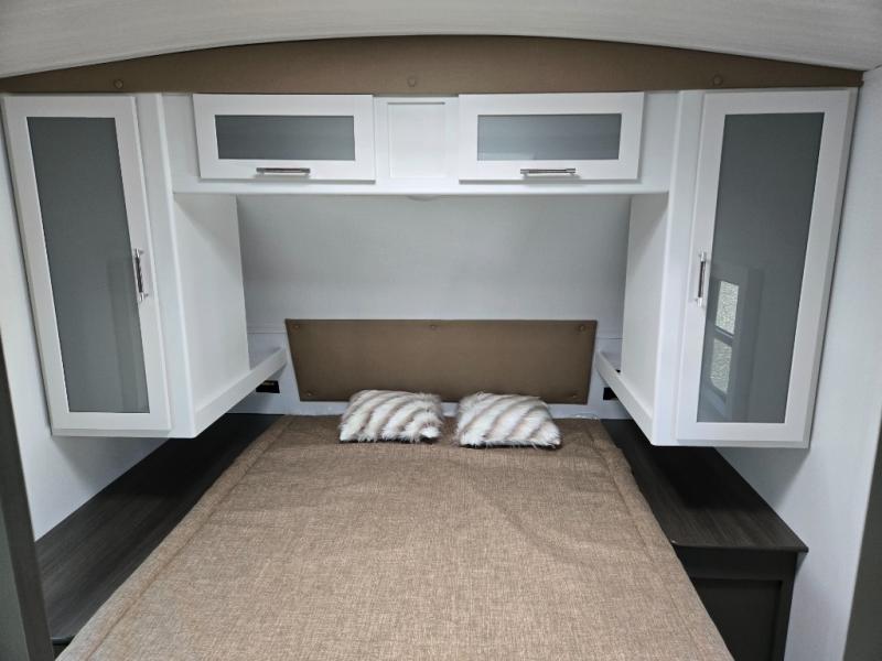 2025 Keystone Bullet Crossfire (Double-Axle - West, $ 37,998
