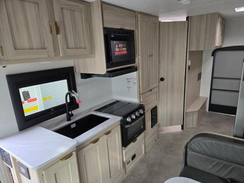 2026 Coachmen Cross Trail XL 22XG, $ 99,998