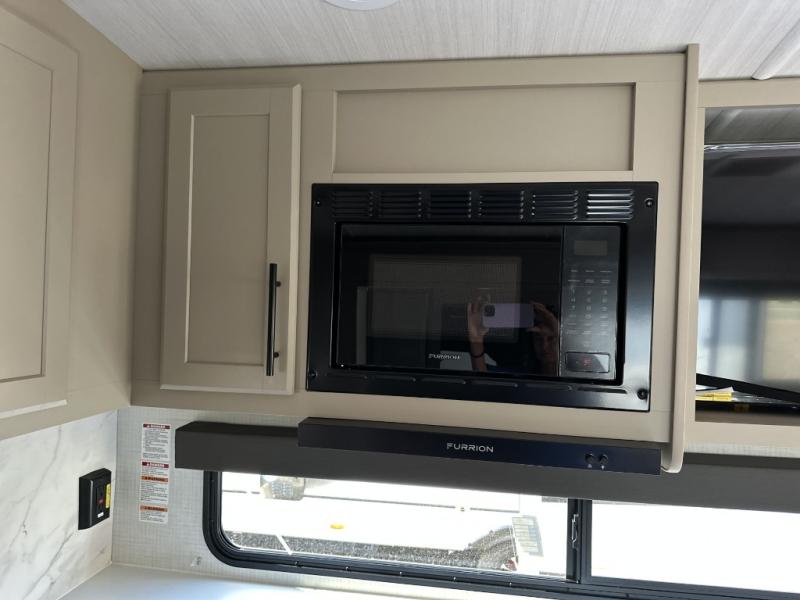 2026 Keystone Cougar Half-Ton (Travel Trailer) 25R, $ 44,998
