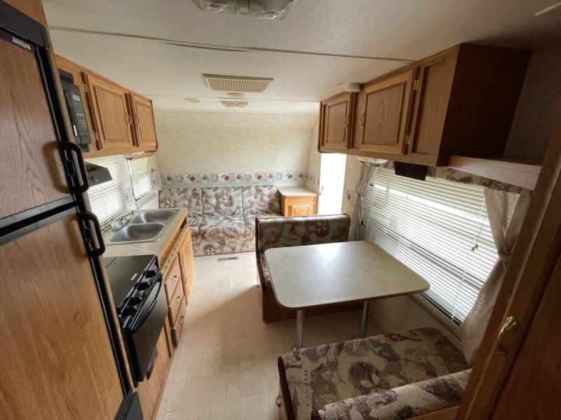 2004 Fleetwood Pioneer 18T6, $ 8,998