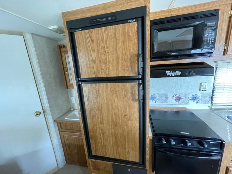 2004 Fleetwood Pioneer 18T6, $ 8,998