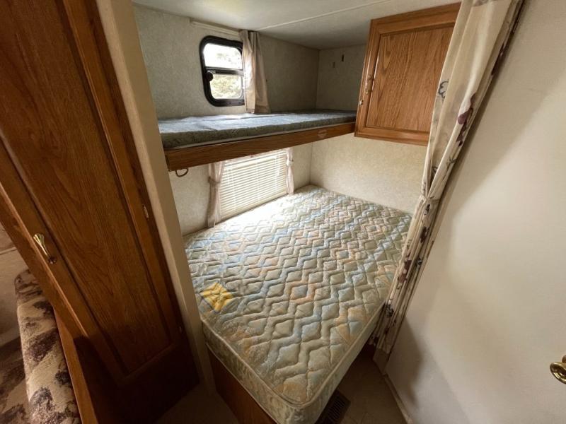 2004 Fleetwood Pioneer 18T6, $ 8,998