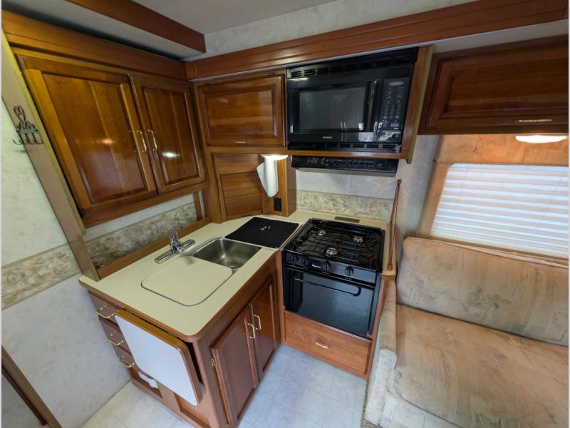 2000 Winnebago Minnie Winnie 30V, $ 18,990