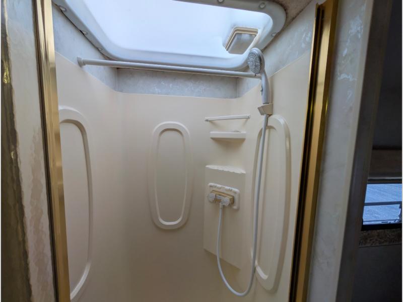 2000 Winnebago Minnie Winnie 30V, $ 18,990