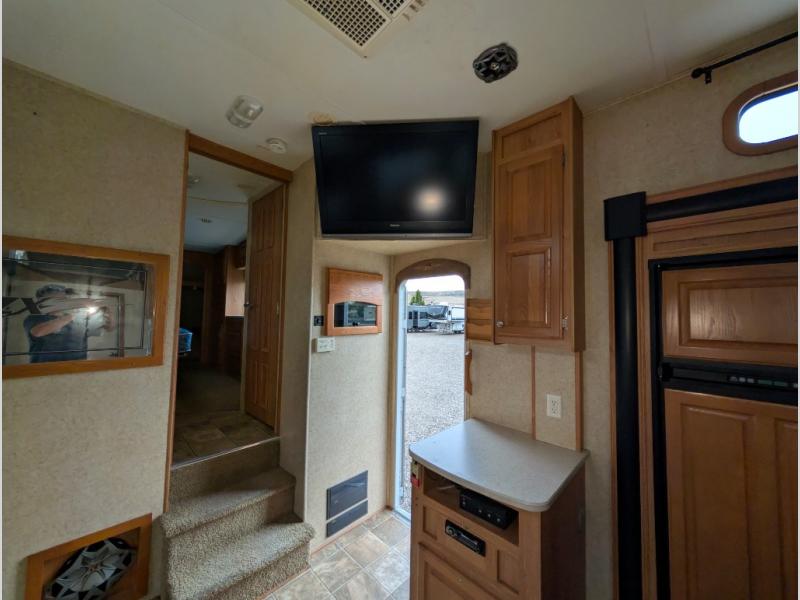 2008 Jayco Recon F37U, $ 19,995