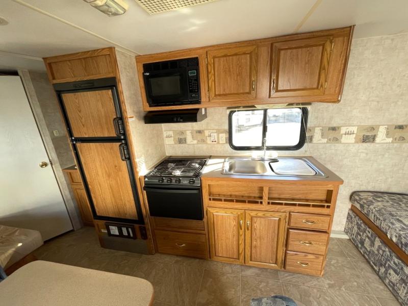 2006 Fleetwood Pioneer 280BH, $ 9,990