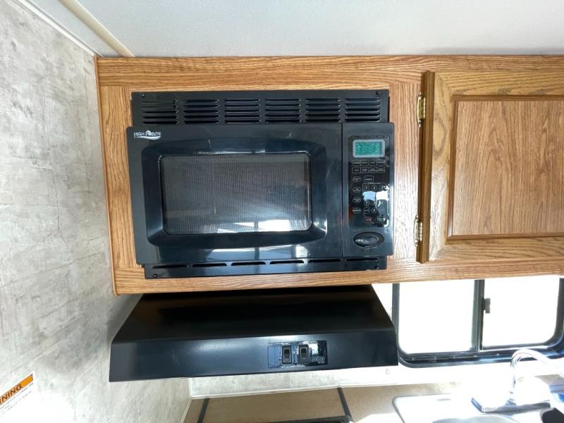 2006 Fleetwood Pioneer 280BH, $ 9,990