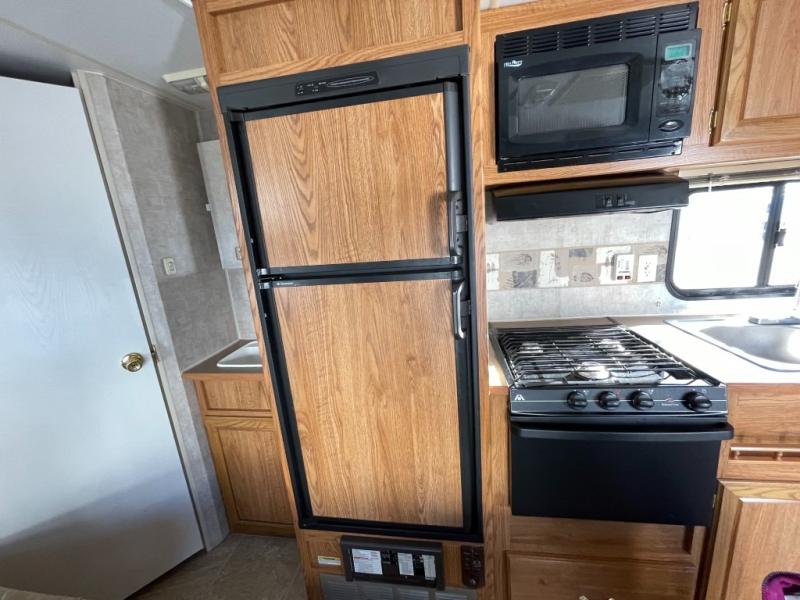 2006 Fleetwood Pioneer 280BH, $ 9,990