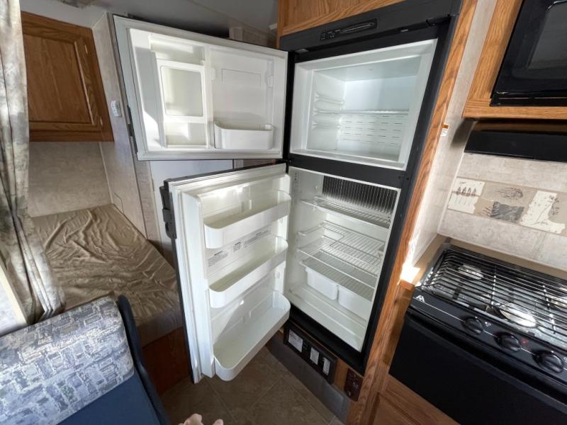 2006 Fleetwood Pioneer 280BH, $ 9,990