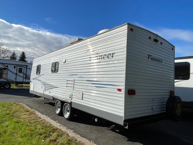 2006 Fleetwood Pioneer 280BH, $ 9,990