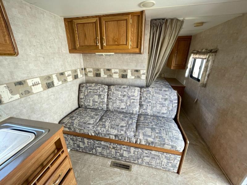 2006 Fleetwood Pioneer 280BH, $ 9,990