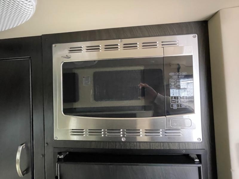 2021 American Coach Passage MD2 Lounge 170 STD, $ 99,990