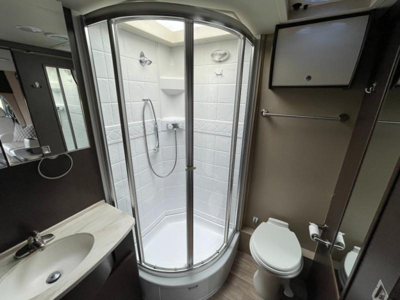 2015 Leisure Travel Vans Unity U24MB, $ 99,990