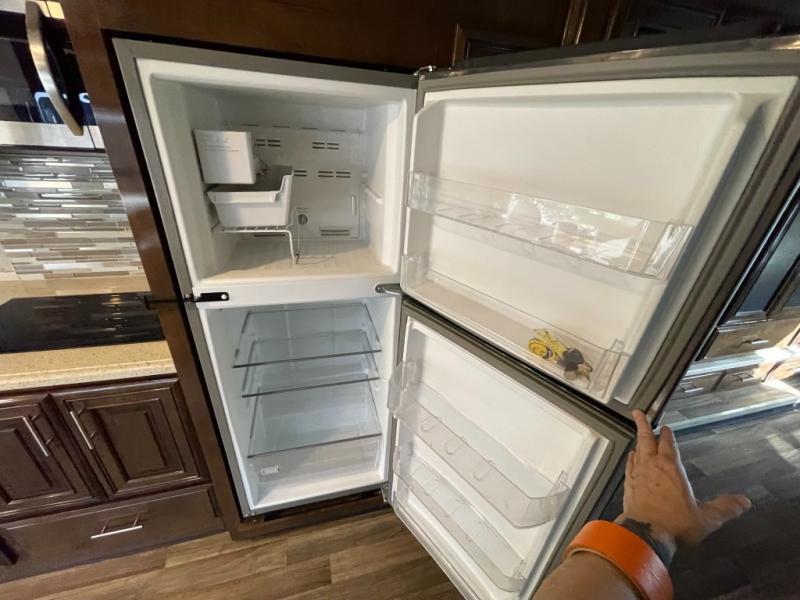 2019 Thor Motor Coach Miramar MIRAMAR, $ 89,998