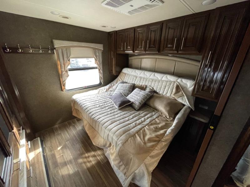 2019 Thor Motor Coach Miramar MIRAMAR, $ 89,998