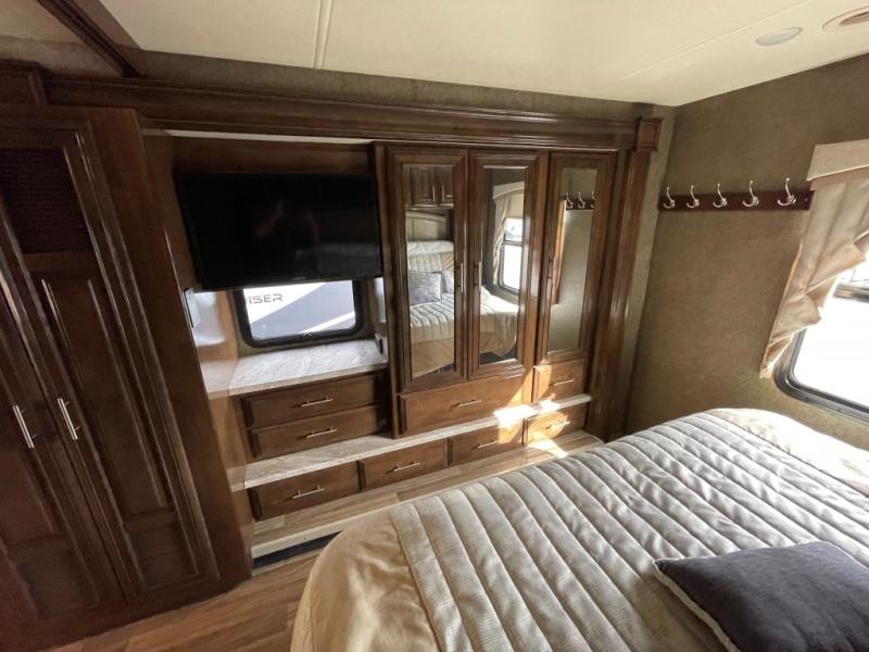 2019 Thor Motor Coach Miramar MIRAMAR, $ 89,998