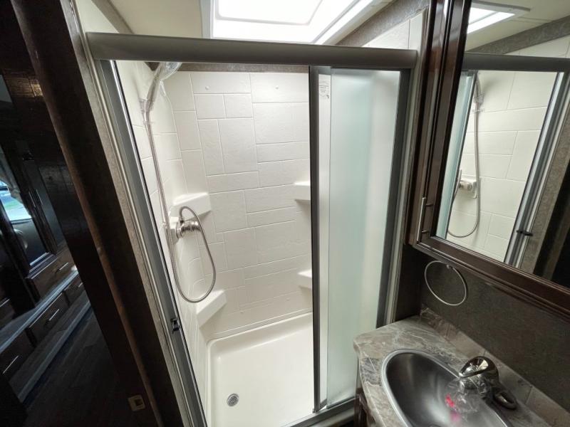 2019 Thor Motor Coach Miramar MIRAMAR, $ 89,998