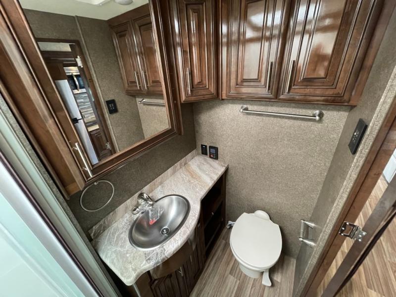 2019 Thor Motor Coach Miramar MIRAMAR, $ 89,998