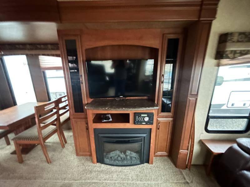 2014 Forest River Sandpiper 356RL, $ 24,995