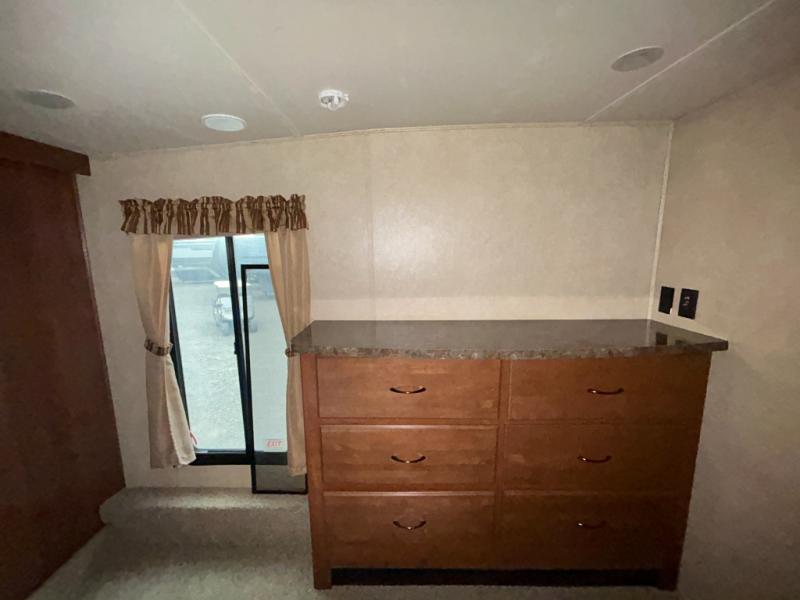 2014 Forest River Sandpiper 356RL, $ 24,995