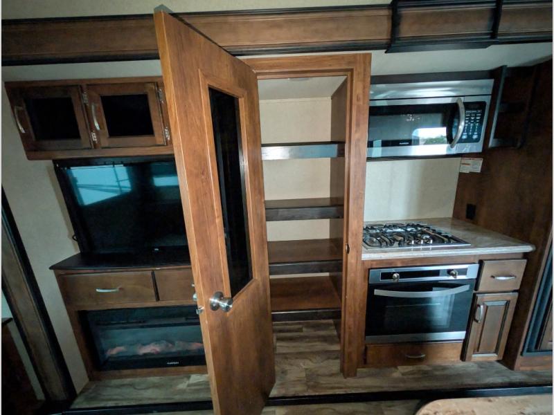 2018 Grand Design Reflection 303RLS, $ 34,995