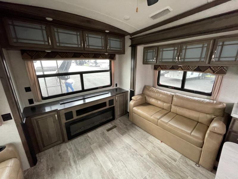 2018 Keystone Montana 3130RE, $ 39,990