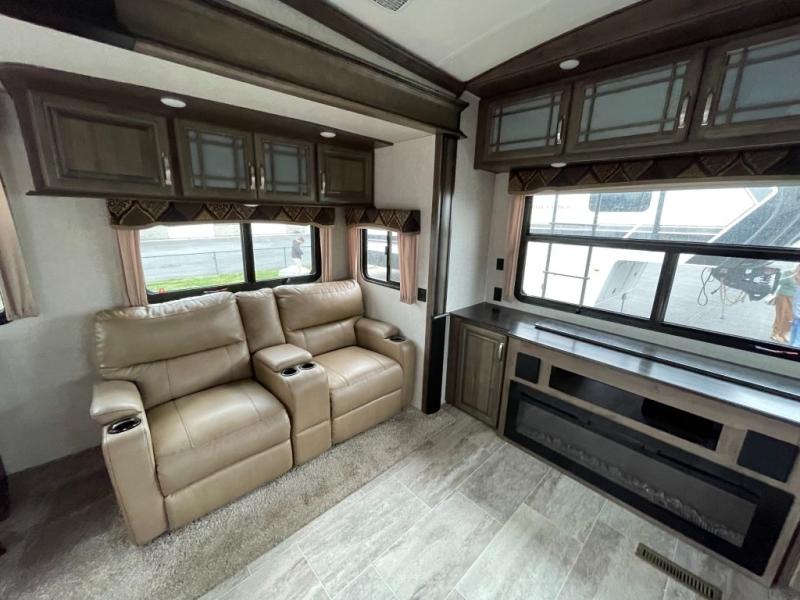2018 Keystone Montana 3130RE, $ 39,990